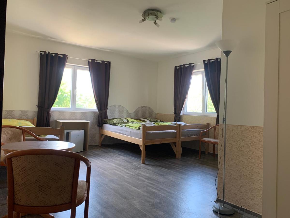 Penzion U Jezera Hotel Konstantinovy Lázně Buitenkant foto