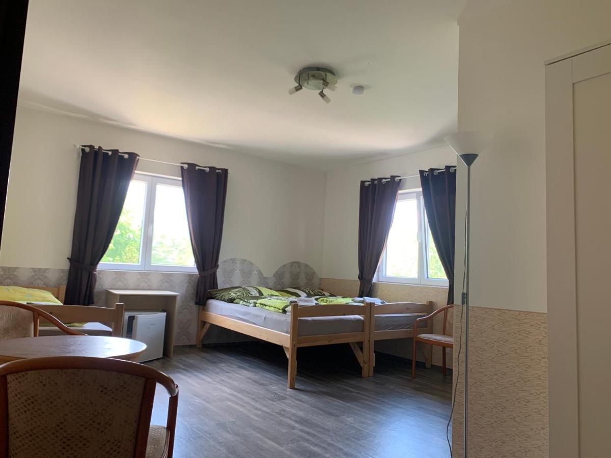 Penzion U Jezera Hotel Konstantinovy Lázně Buitenkant foto
